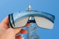 Quatro Sunglasses: SILVER -Heatwave silver beach