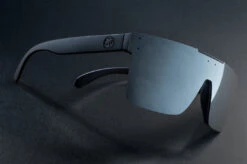 Quatro Sunglasses: SILVER -Heatwave silver beach alum