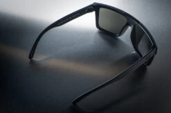 Quatro Sunglasses: SILVER -Heatwave silver black